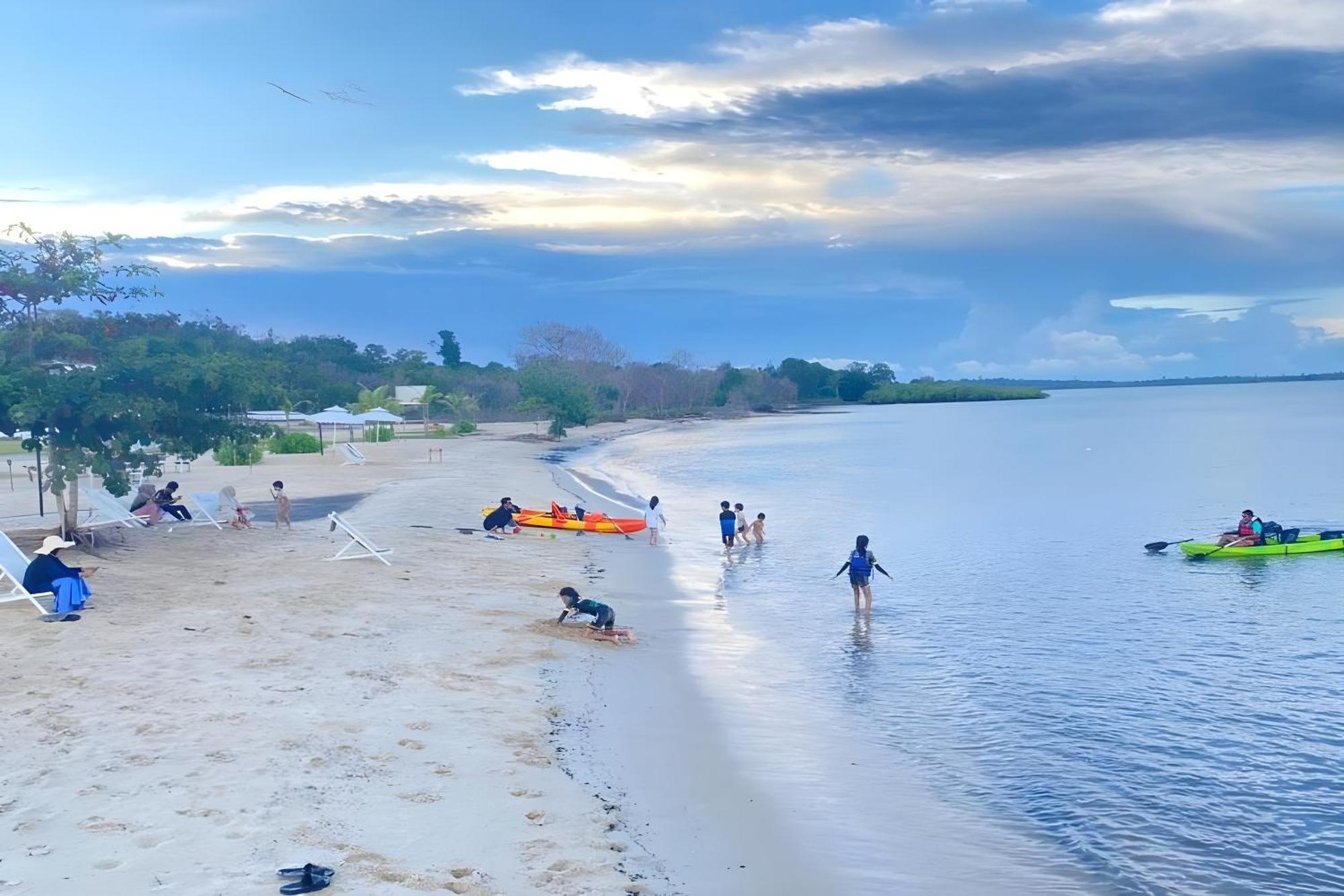 Kiki Beach Resort, Batam Galang Island Eksteriør billede